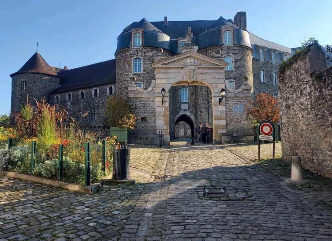 L'Appartement Du Chateau Boulogne-sur-Mer Luaran gambar